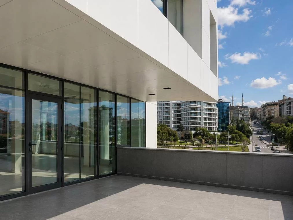 Seba Central – Dış Cephe Kaplama ve Teknik Alan Gizleme Uygulaması